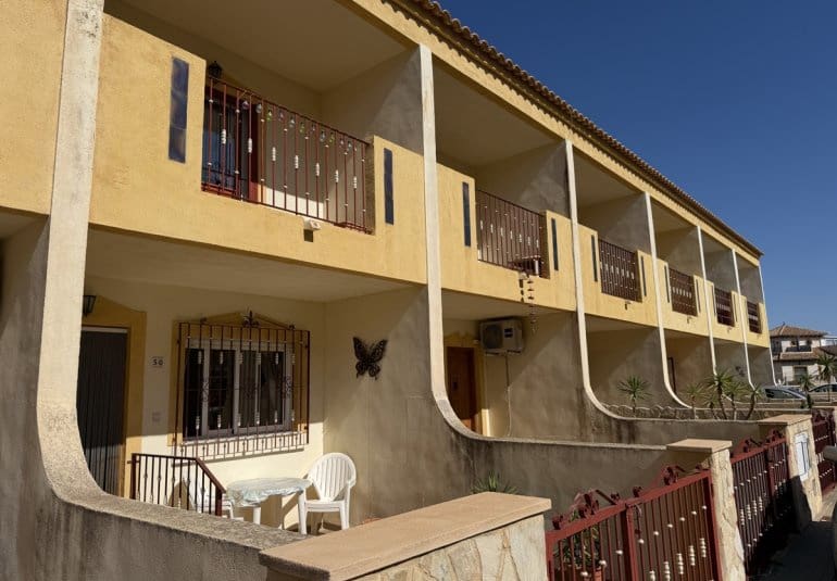 3 slaapkamer Huis te koop in La Zenia met zwembad - € 214.995 (Ref: 10141681)