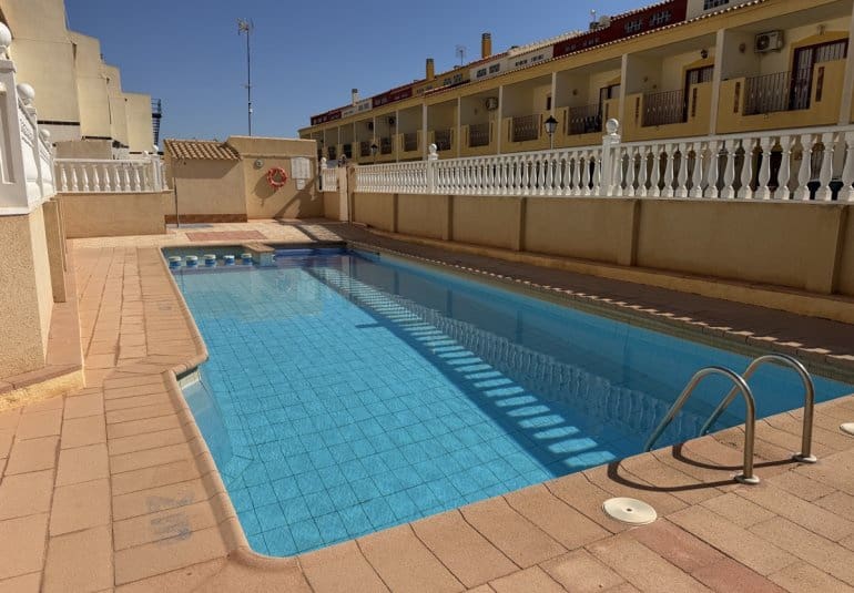 3 slaapkamer Huis te koop in La Zenia met zwembad - € 214.995 (Ref: 10141681)