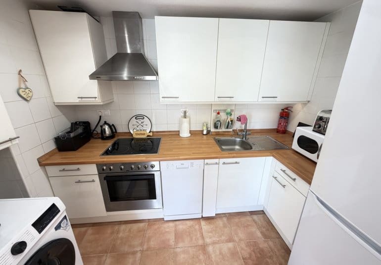 Apartamento de 2 habitaciones en Villamartin en venta con piscina - 189.900 € (Ref: 10141682)