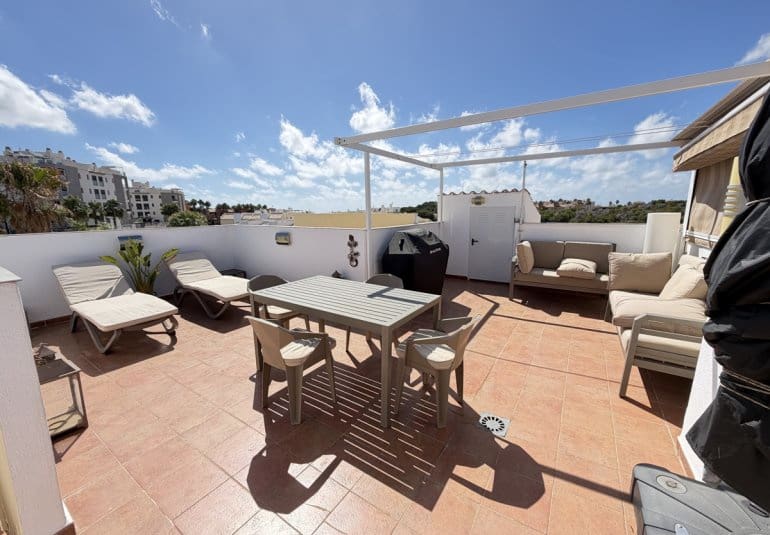 Apartamento de 2 habitaciones en Villamartin en venta con piscina - 189.900 € (Ref: 10141682)