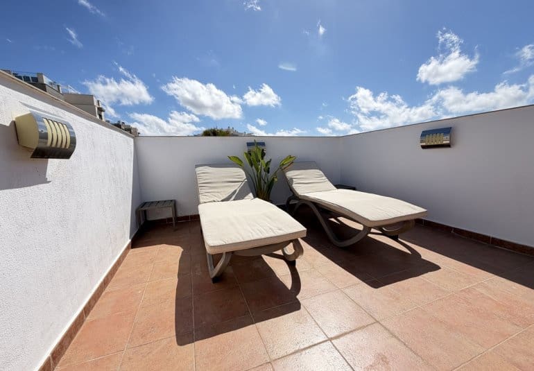 Apartamento de 2 habitaciones en Villamartin en venta con piscina - 189.900 € (Ref: 10141682)