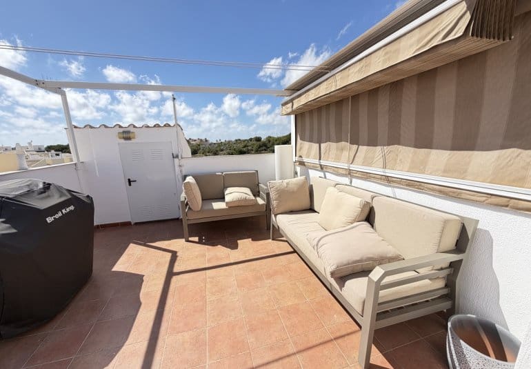 Apartamento de 2 habitaciones en Villamartin en venta con piscina - 189.900 € (Ref: 10141682)
