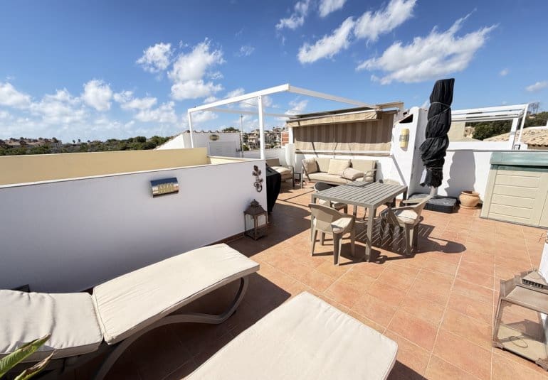 Apartamento de 2 habitaciones en Villamartin en venta con piscina - 189.900 € (Ref: 10141682)