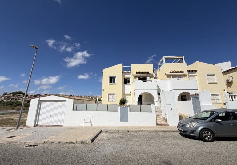 Apartamento de 2 habitaciones en Villamartin en venta con piscina - 189.900 € (Ref: 10141682)