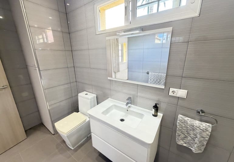 4 soveværelse Villa til salg i Cabo Roig med swimmingpool garage - € 749.000 (Ref: 10158923)