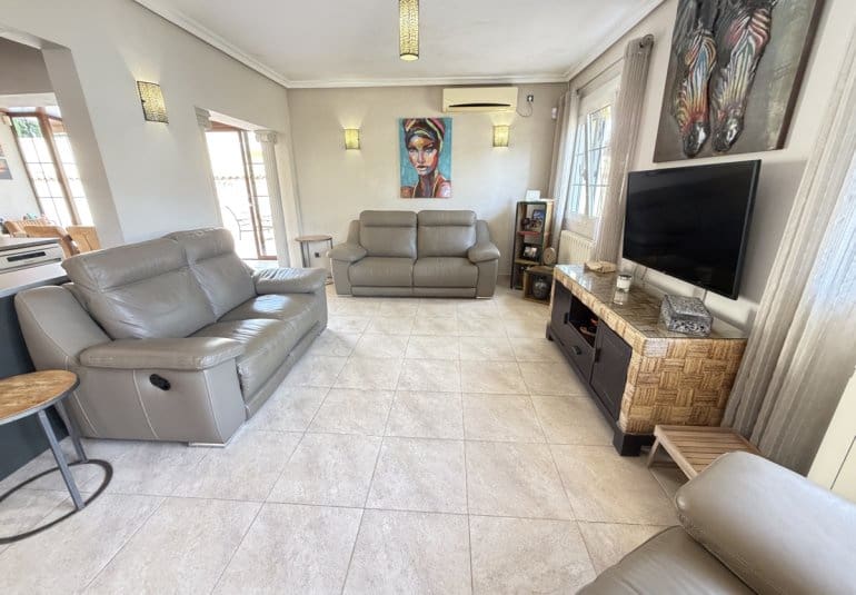 4 soveværelse Villa til salg i Cabo Roig med swimmingpool garage - € 749.000 (Ref: 10158923)