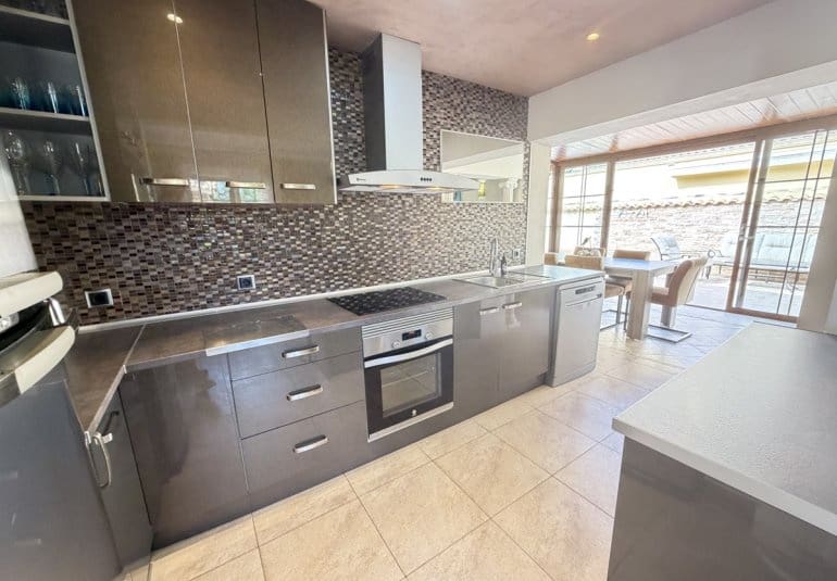 4 soveværelse Villa til salg i Cabo Roig med swimmingpool garage - € 749.000 (Ref: 10158923)