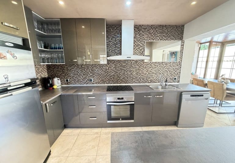 4 soveværelse Villa til salg i Cabo Roig med swimmingpool garage - € 749.000 (Ref: 10158923)