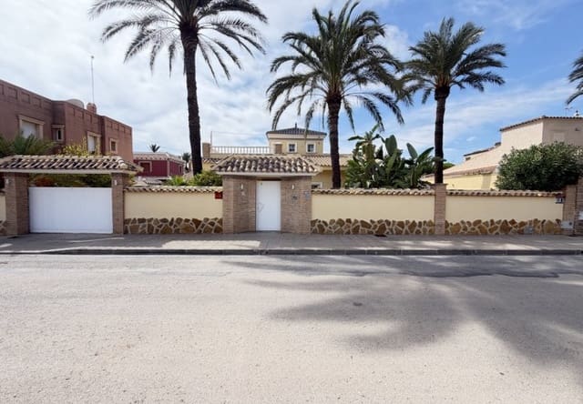 4 soveværelse Villa til salg i Cabo Roig, Orihuela med swimmingpool garage - € 749.000 (Ref: 10158923)