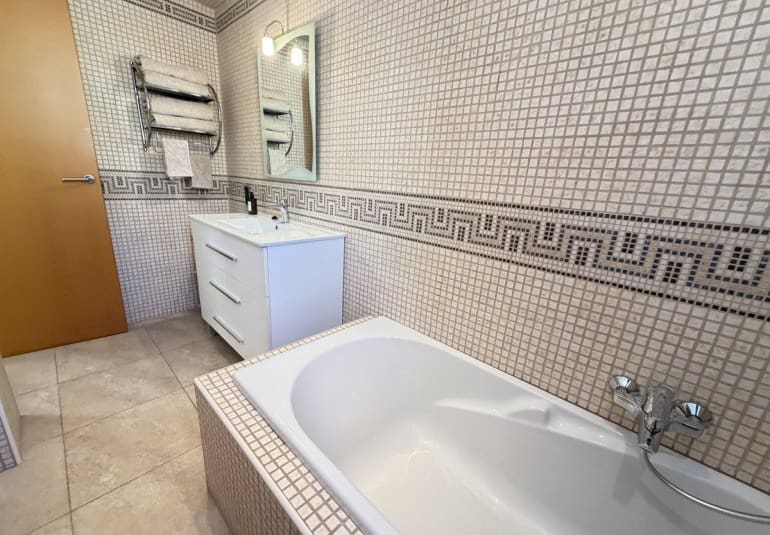 4 soveværelse Villa til salg i Cabo Roig med swimmingpool garage - € 749.000 (Ref: 10158923)