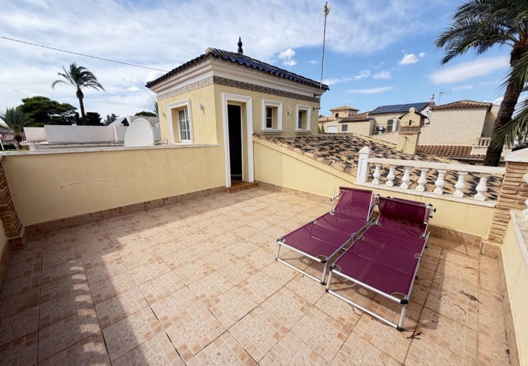 4 soveværelse Villa til salg i Cabo Roig med swimmingpool garage - € 749.000 (Ref: 10158923)
