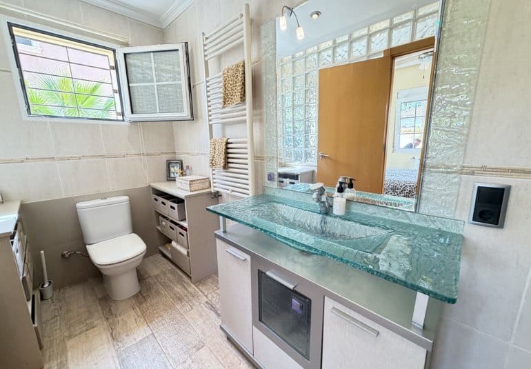 4 soveværelse Villa til salg i Cabo Roig med swimmingpool garage - € 749.000 (Ref: 10158923)
