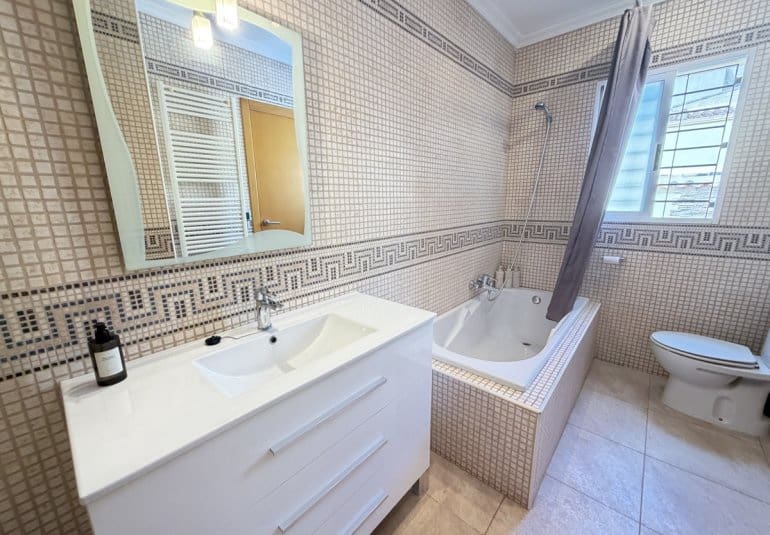 4 soveværelse Villa til salg i Cabo Roig med swimmingpool garage - € 749.000 (Ref: 10158923)