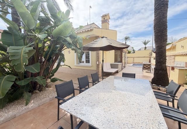 4 soveværelse Villa til salg i Cabo Roig, Orihuela med swimmingpool garage - € 749.000 (Ref: 10158923)