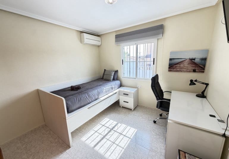3 bedroom Villa for sale in Villamartin with pool garage - € 364,995 (Ref: 10158924)