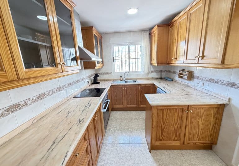 3 bedroom Villa for sale in Villamartin with pool garage - € 364,995 (Ref: 10158924)