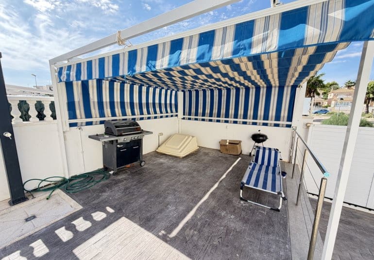 3 bedroom Villa for sale in Villamartin with pool garage - € 364,995 (Ref: 10158924)