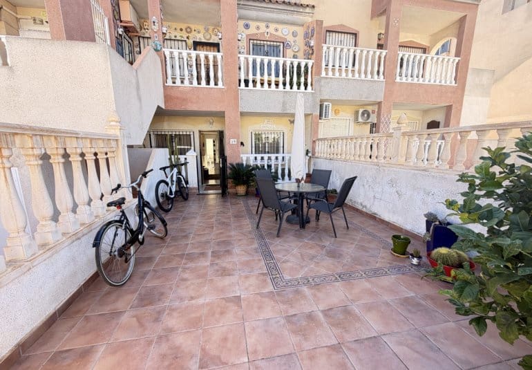2 makuuhuone Huoneisto myytävänä paikassa Villamartin mukana uima-altaan 
autotalli - 159 995 € (Ref: 10173225)
