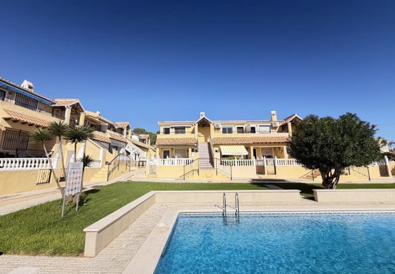 2 slaapkamer Appartement te koop in Villamartin met zwembad - € 134.995 (Ref: 10173226)