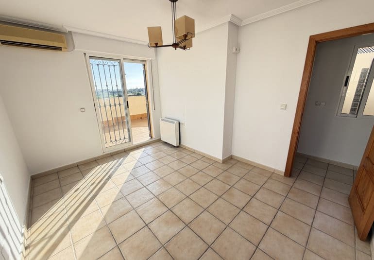 3 chambre Villa/Maison Semi-Mitoyenne à vendre à Los Balcones avec piscine - 229 995 € (Ref: 10176169)