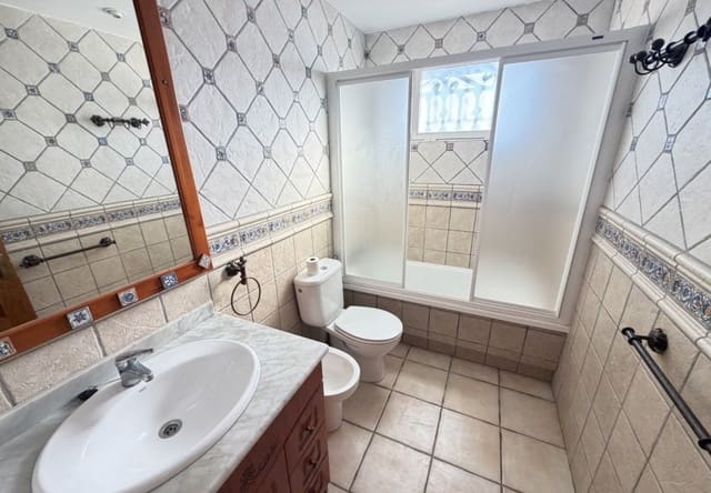 3 soveværelse Semi-Rækkehus til salg i Los Balcones med swimmingpool - € 229.995 (Ref: 10176169)
