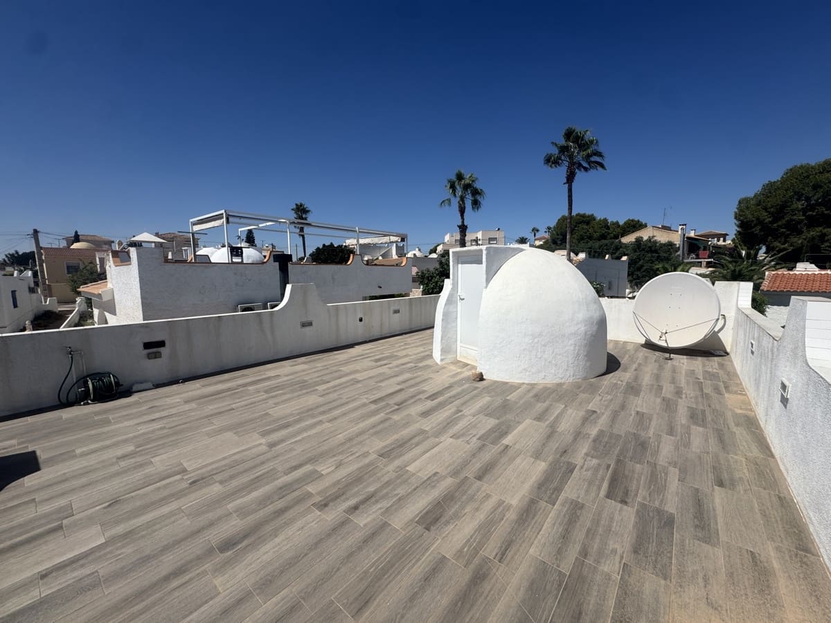 2 bedroom Villa for sale in Blue Lagoon with pool - € 255,000 (Ref: 7572237)