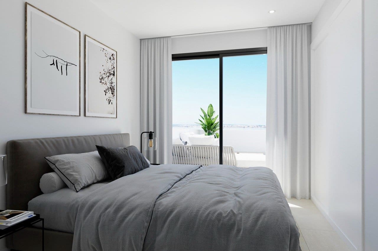 2 soverom Bungalow til salgs i Torrevieja med svømmebasseng garasje - € 315 000 (Ref: 9451761)