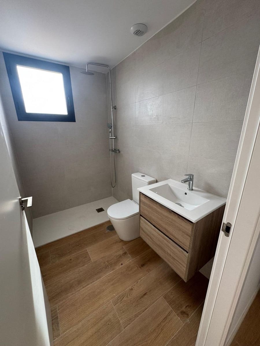 3 soverom Penthouse til salgs i Alicante by med svømmebasseng garasje - € 499 000 (Ref: 9621816)