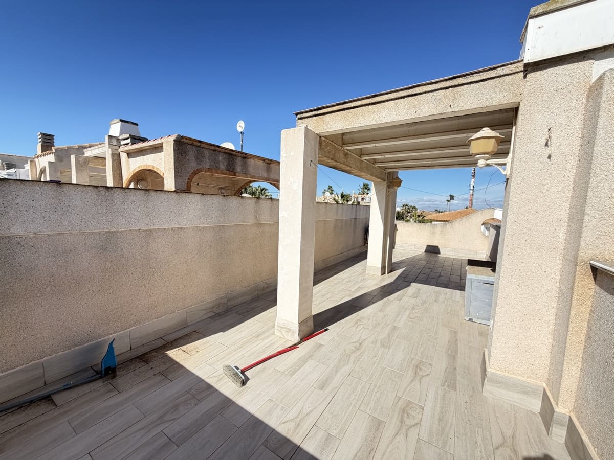 2 bedroom Townhouse for sale in La Florida with pool - € 189,995 (Ref: 9676035)