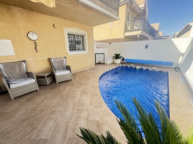 4 quarto Moradia para venda em Villamartin, Orihuela com piscina - 379 000 € (Ref: 9676047)
