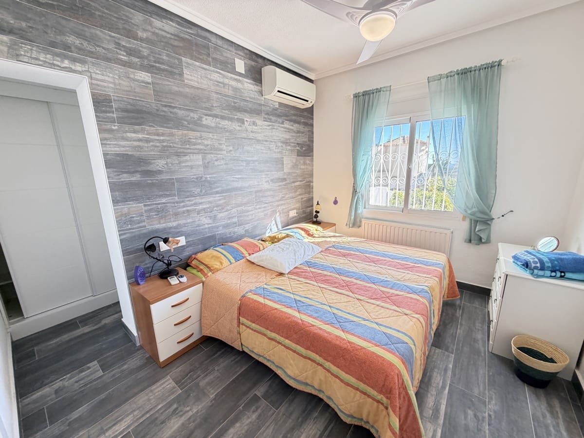 3 camera da letto Villa in vendita in Villamartin con piscina - 399.000 € (Rif: 9688642)