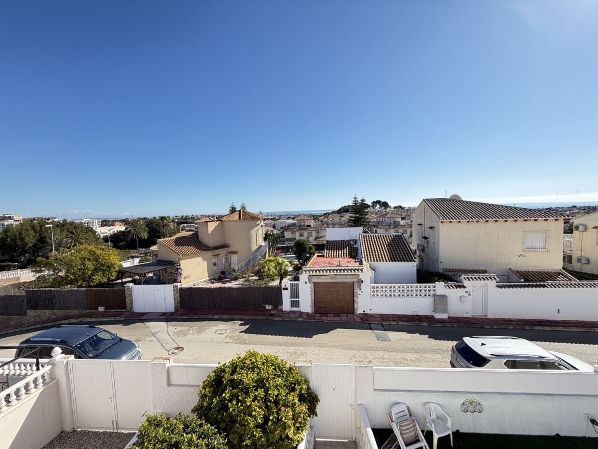 3 camera da letto Villa in vendita in Villamartin con piscina - 399.000 € (Rif: 9688642)