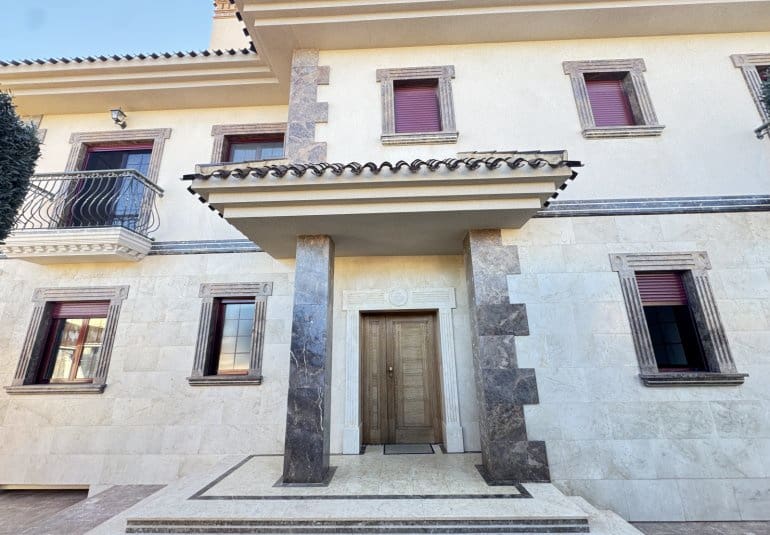 4 bedroom Villa for sale in Cabo Roig with pool - € 1,700,000 (Ref: 9730548)