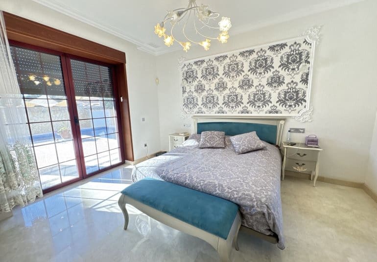 4 bedroom Villa for sale in Cabo Roig with pool - € 1,700,000 (Ref: 9730548)