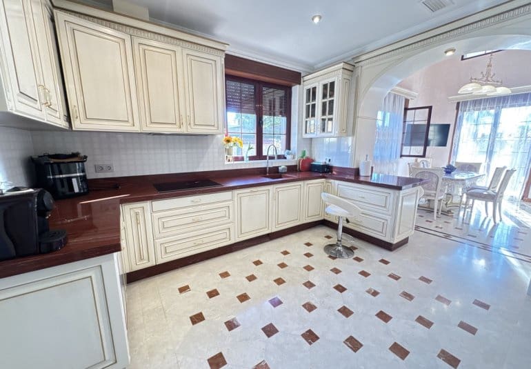 4 bedroom Villa for sale in Cabo Roig with pool - € 1,700,000 (Ref: 9730548)