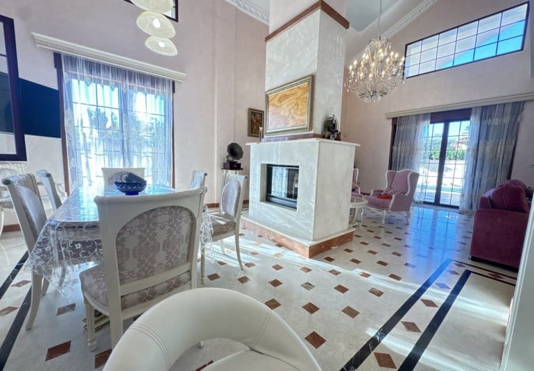 4 bedroom Villa for sale in Cabo Roig with pool - € 1,700,000 (Ref: 9730548)