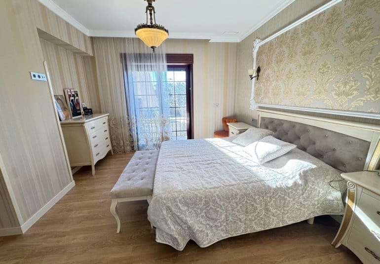 4 bedroom Villa for sale in Cabo Roig with pool - € 1,700,000 (Ref: 9730548)