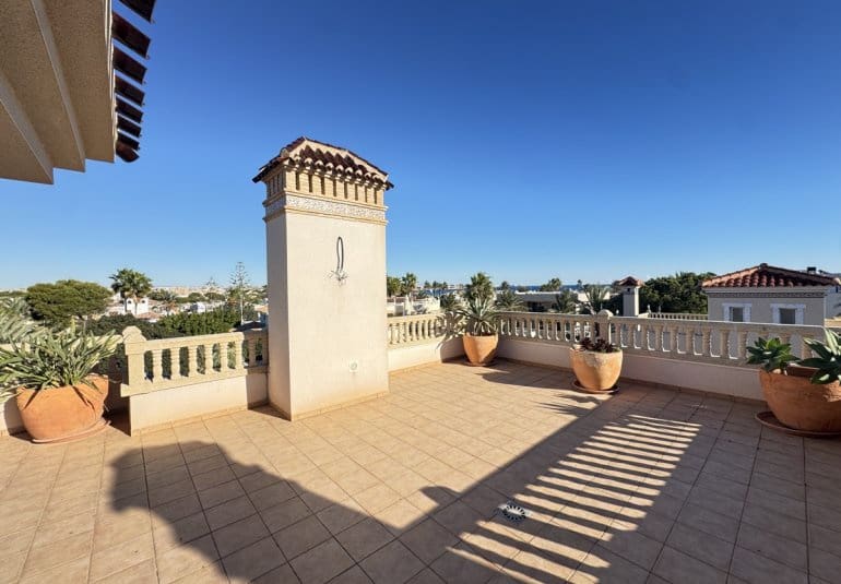 4 bedroom Villa for sale in Cabo Roig with pool - € 1,700,000 (Ref: 9730548)