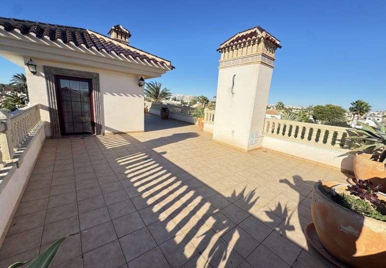 4 bedroom Villa for sale in Cabo Roig with pool - € 1,700,000 (Ref: 9730548)