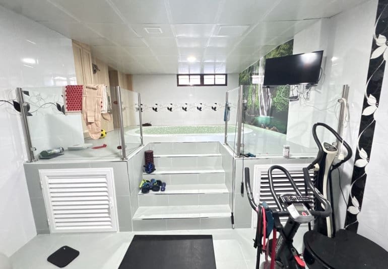 4 bedroom Villa for sale in Cabo Roig with pool - € 1,700,000 (Ref: 9730548)