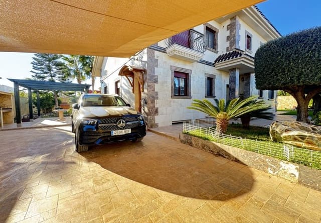 4 bedroom Villa for sale in Cabo Roig, Orihuela with pool - € 1,700,000 (Ref: 9730548)