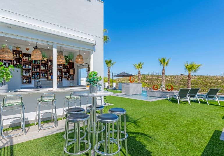 5 bedroom Villa for sale in Torremendo with pool - € 1,695,000 (Ref: 9730549)