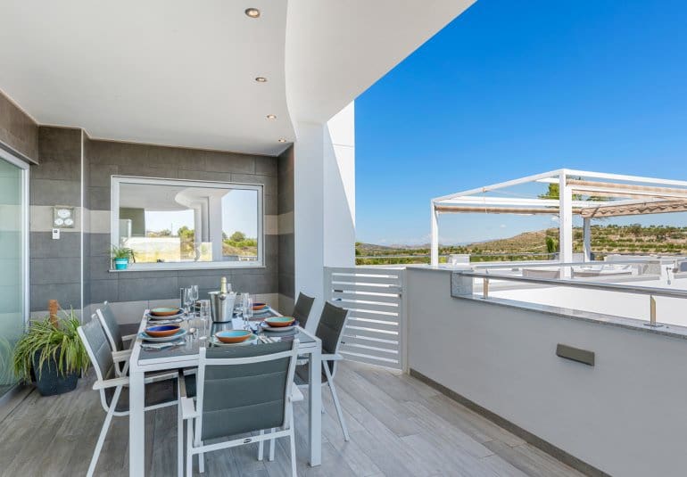 5 bedroom Villa for sale in Torremendo with pool - € 1,695,000 (Ref: 9730549)