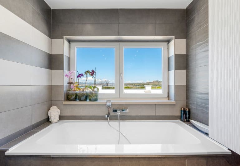 5 bedroom Villa for sale in Torremendo with pool - € 1,695,000 (Ref: 9730549)