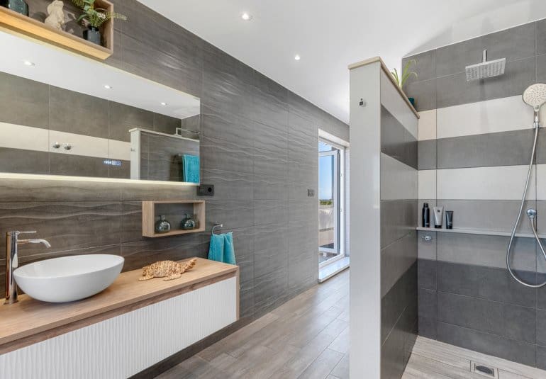 5 bedroom Villa for sale in Torremendo with pool - € 1,695,000 (Ref: 9730549)