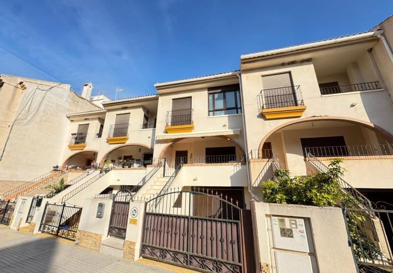 3 soverom Hus til salgs i San Miguel de Salinas med svømmebasseng - € 249 000 (Ref: 9730552)