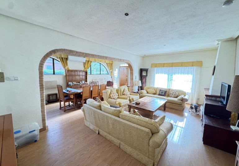 3 bedroom Villa for sale in Cabo Roig with pool - € 850,000 (Ref: 9730553)