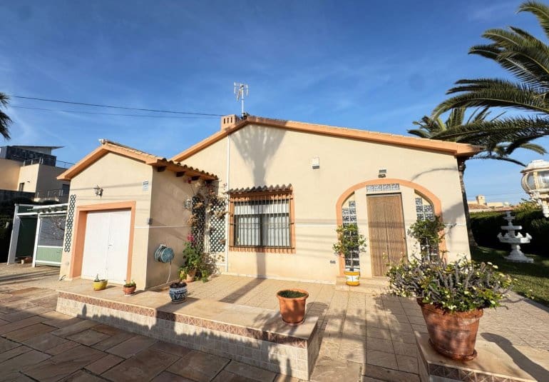 3 bedroom Villa for sale in Cabo Roig with pool - € 850,000 (Ref: 9730553)