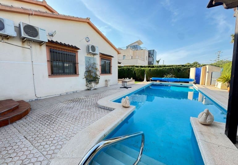 3 bedroom Villa for sale in Cabo Roig with pool - € 850,000 (Ref: 9730553)