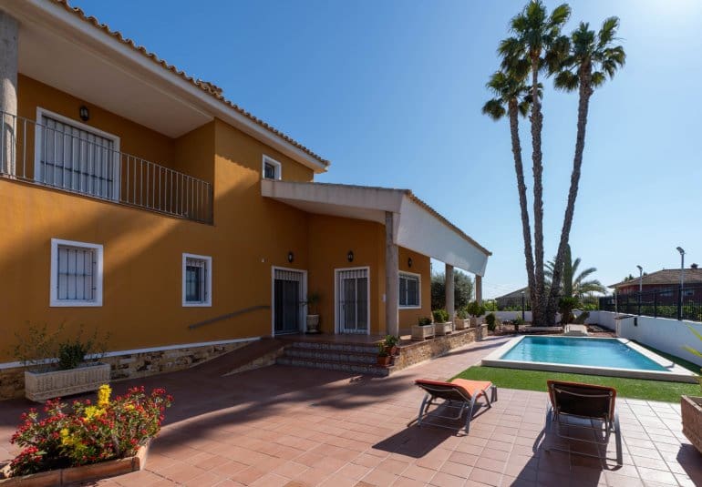 5 chambre Finca/Maison de Campagne à vendre à Orihuela Costa avec piscine - 675 000 € (Ref: 9730554)